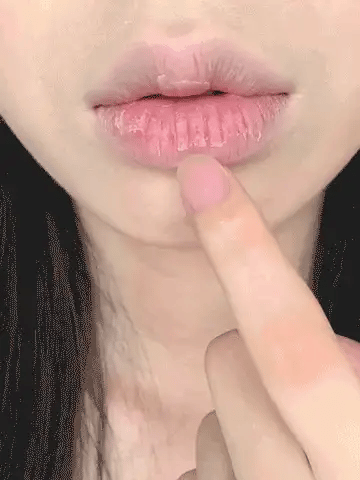 SHEGLAM Crystal Glaze Moisturizing Lip Care-Strawberry Milk Moisturizing Clear Lip Care Clear Watery Mirror Lip Care Hydrating Reduce Lip Fine Lines Lip Makeup Brand Beauty Makeup Face Paint Cosmetic For Women Girls Perfect For Fall Winter Ideal For Y2K F